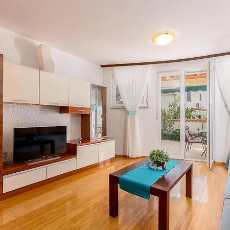 Fuer 6 Personen By Interhome Apartmán Crikvenica
