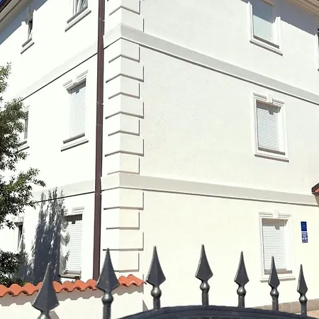 Fuer 6 Personen By Interhome Crikvenica