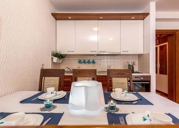 Fuer 6 Personen By Interhome Crikvenica